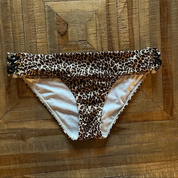 Leopard print bikini bottoms - Picture 1 of 5